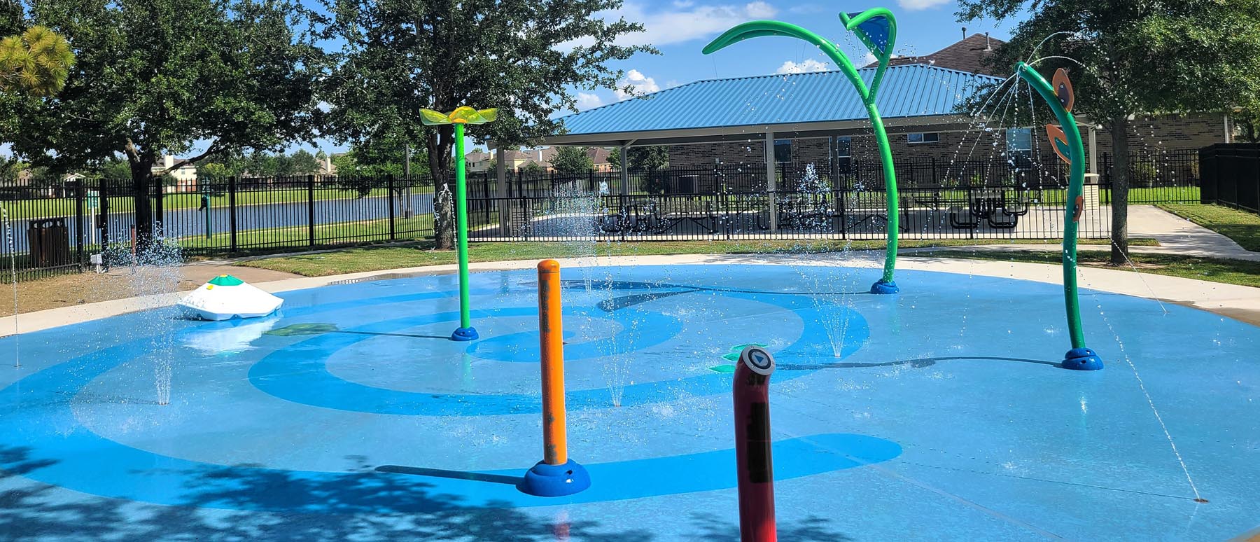 Commercial splash parks and playgrounds